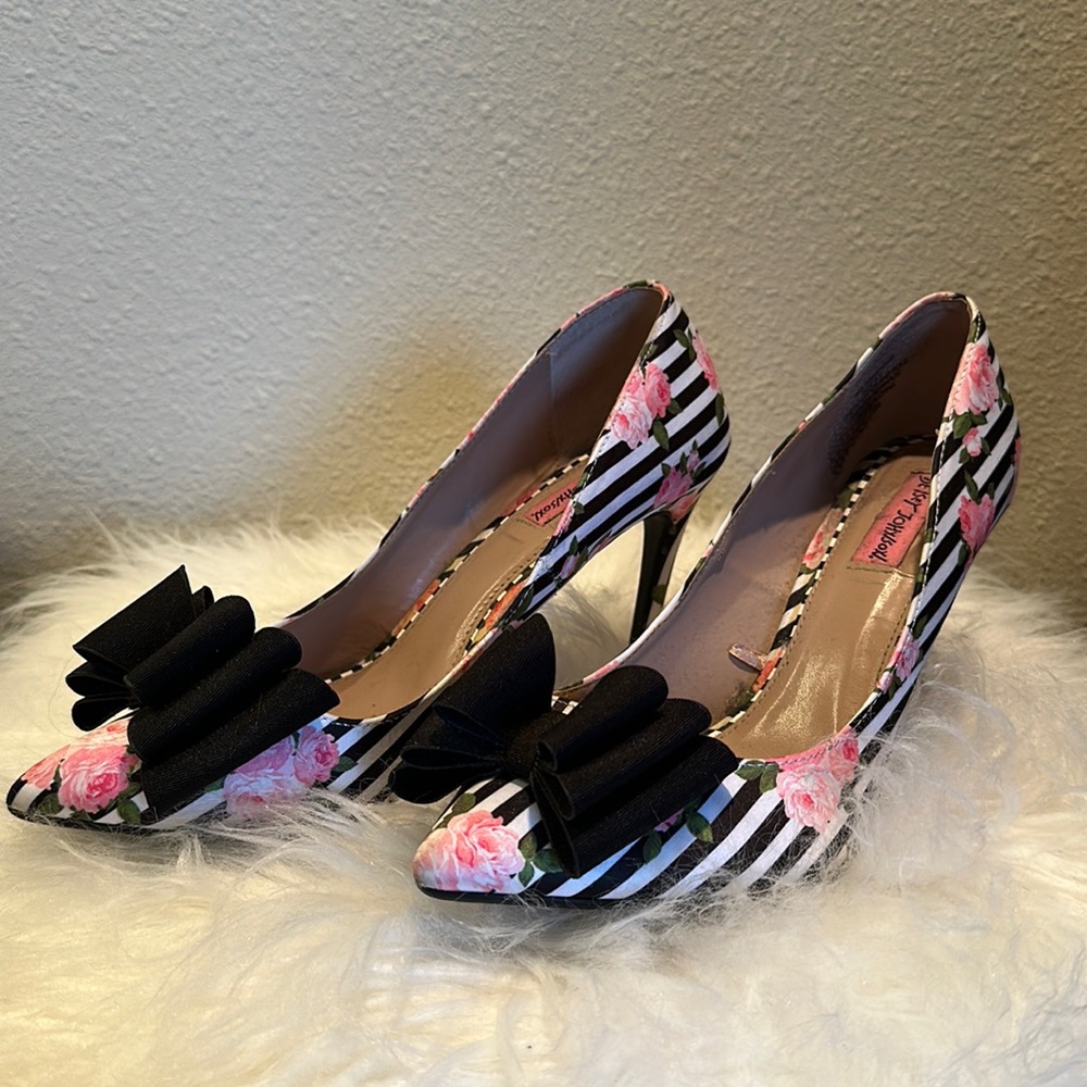 Betsey Johnson Bow Striped Heels